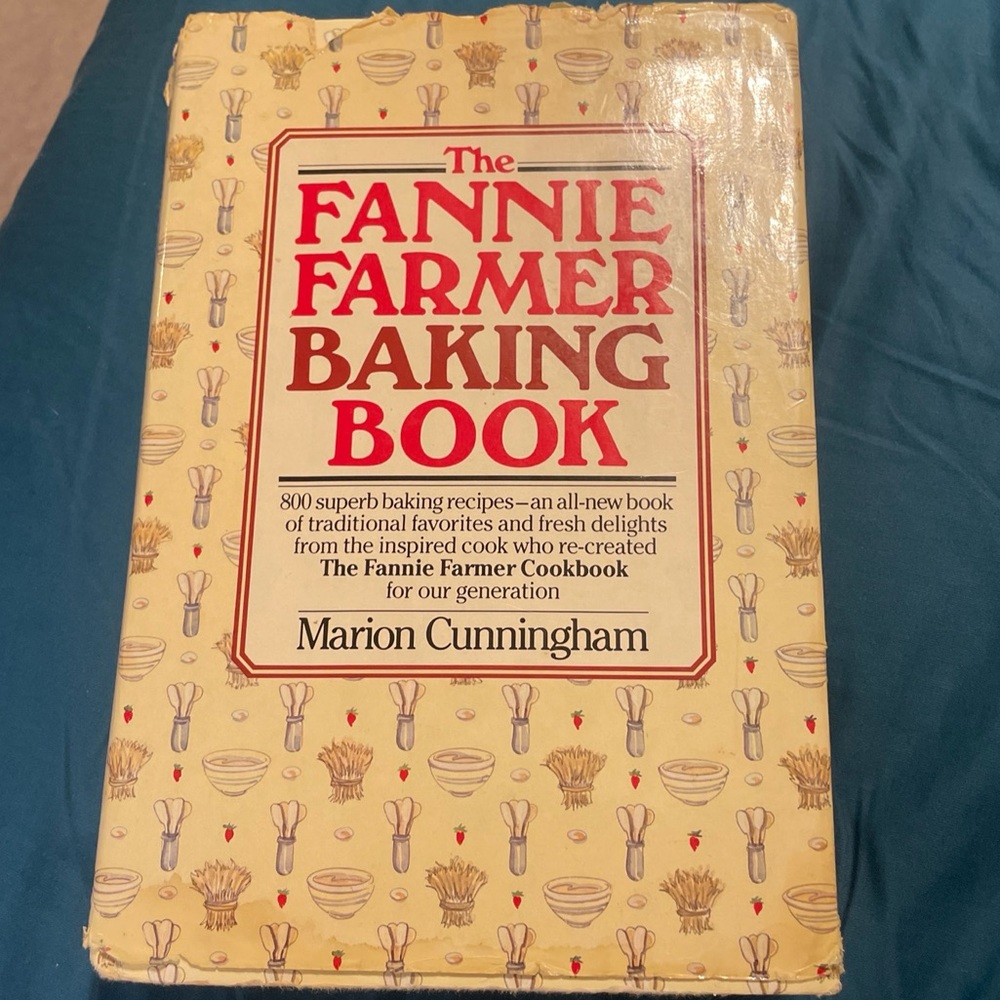 Vintage 1984 Fannie Farmer Baking Book. Hardback with jacket